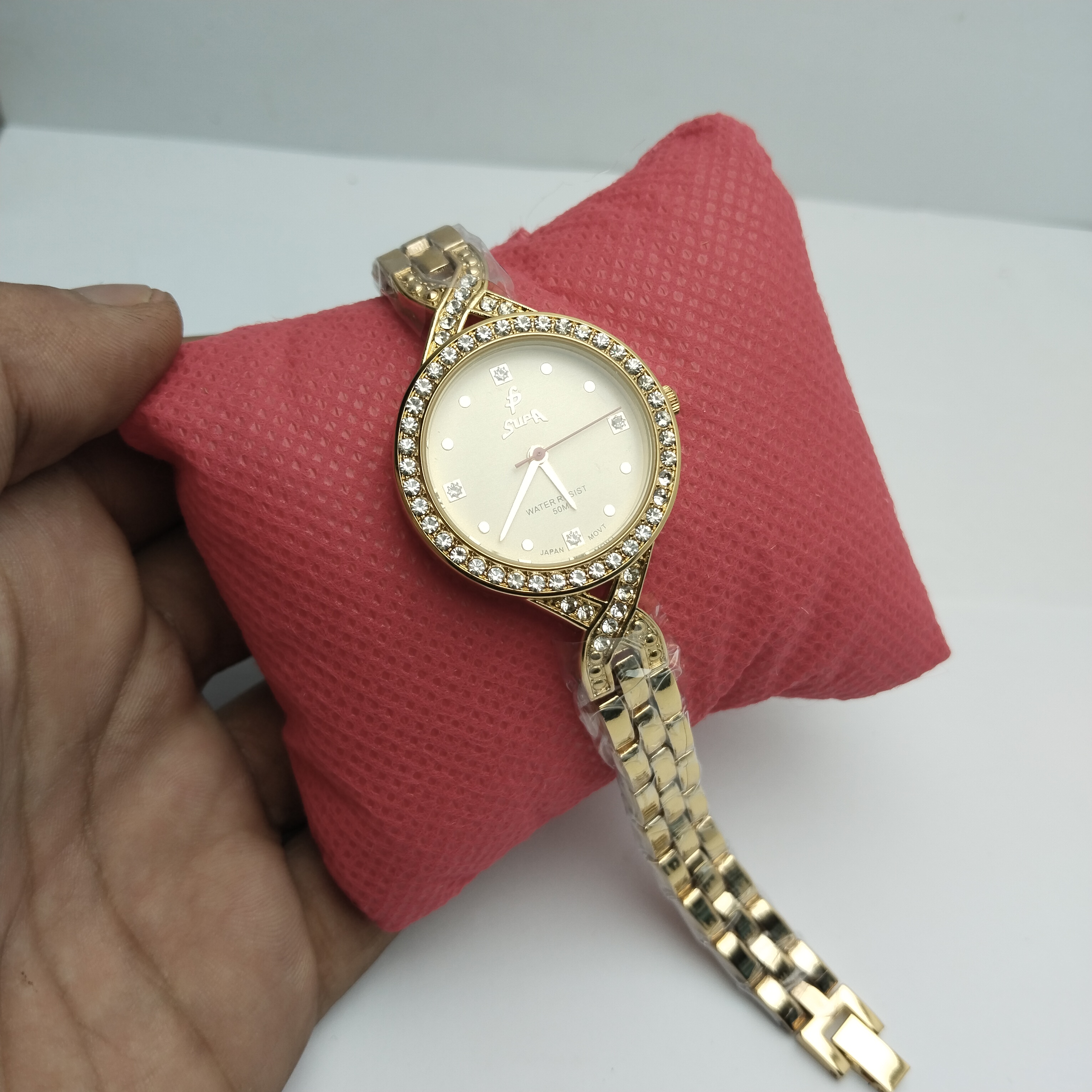 Bangal Desigine Round Shae Stainless Steel Golden Color White Dial Watch For Ladies - Sold By Best Suppliers