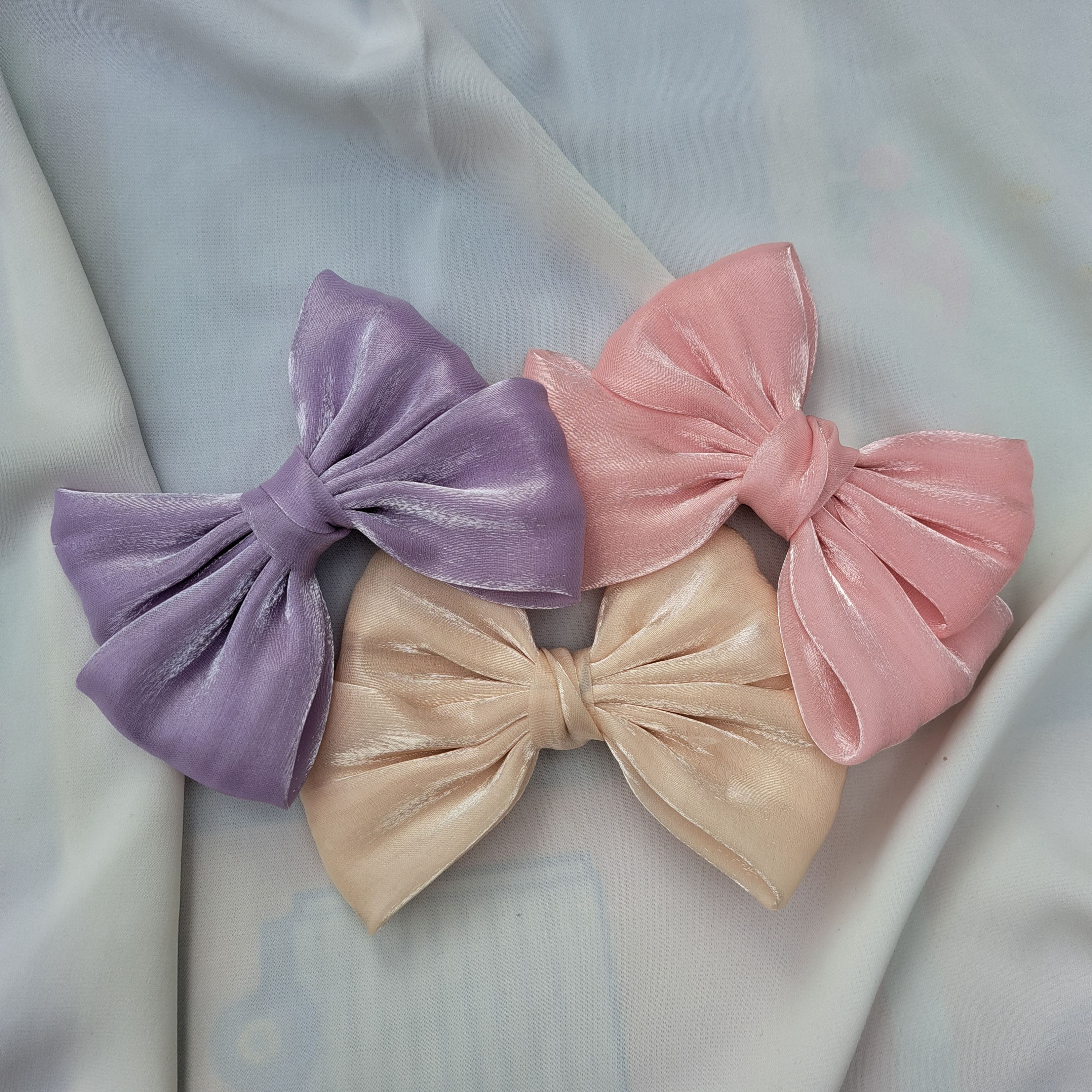 Cute Korean Design Plain Shiny Bow Hair Clip For Girls