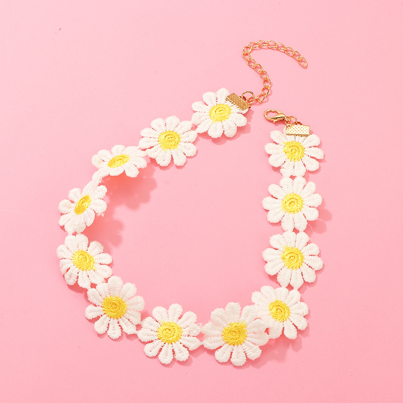 【Pocket king VOX】1PC Korea Big Daisy Flower Chokers Necklaces for Wo Female Ladies Cute Flower Daily Collar Chain Necklace Girl Party N44