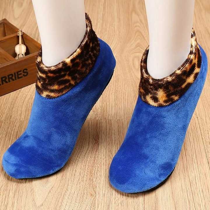 Pack of 4 (2 Pairs) Women Velvet Fur Inside Winter Socks - Multicolor