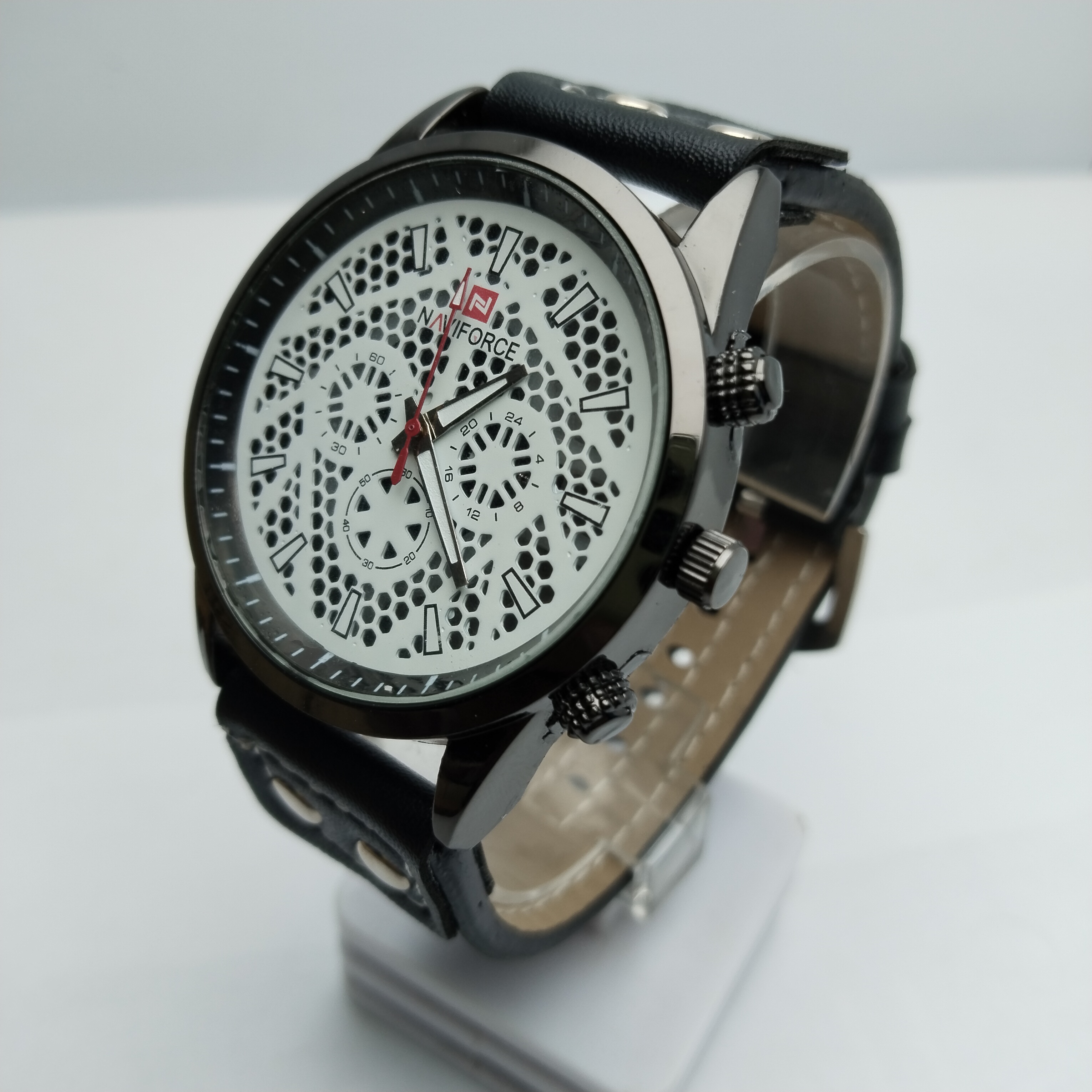 Fashionable Watch For Men || Round Black Dial Black Rubber Belt Quartz Moment Best Quality Wrist Watch For Men || Sold By Watch House