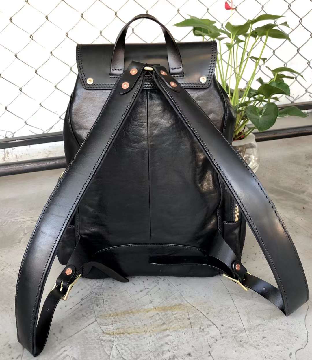 KEEZA Premium Genuine Leather Backpack