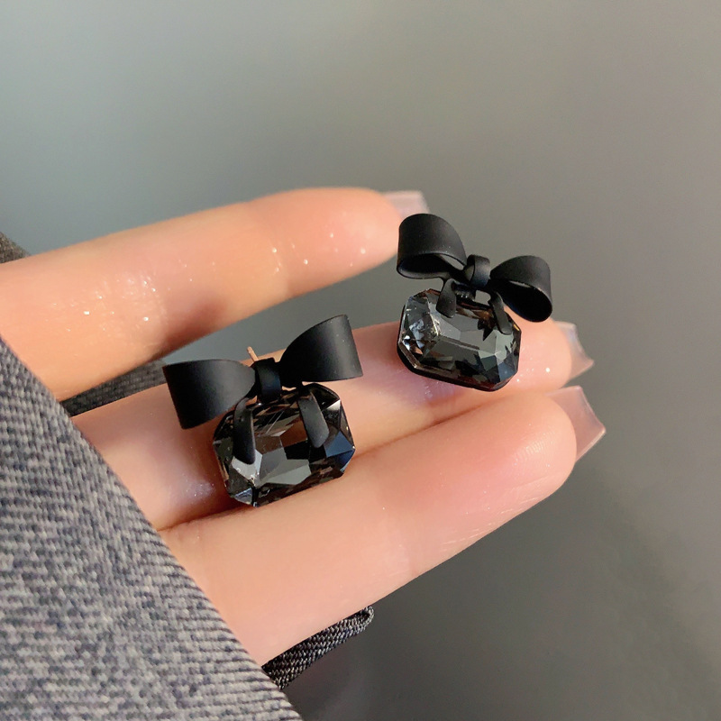 【New arrivals】Silver Black Bow Glass Gemstone Ear Stud Elegant Simple Niche Trendy Earrings Earrings