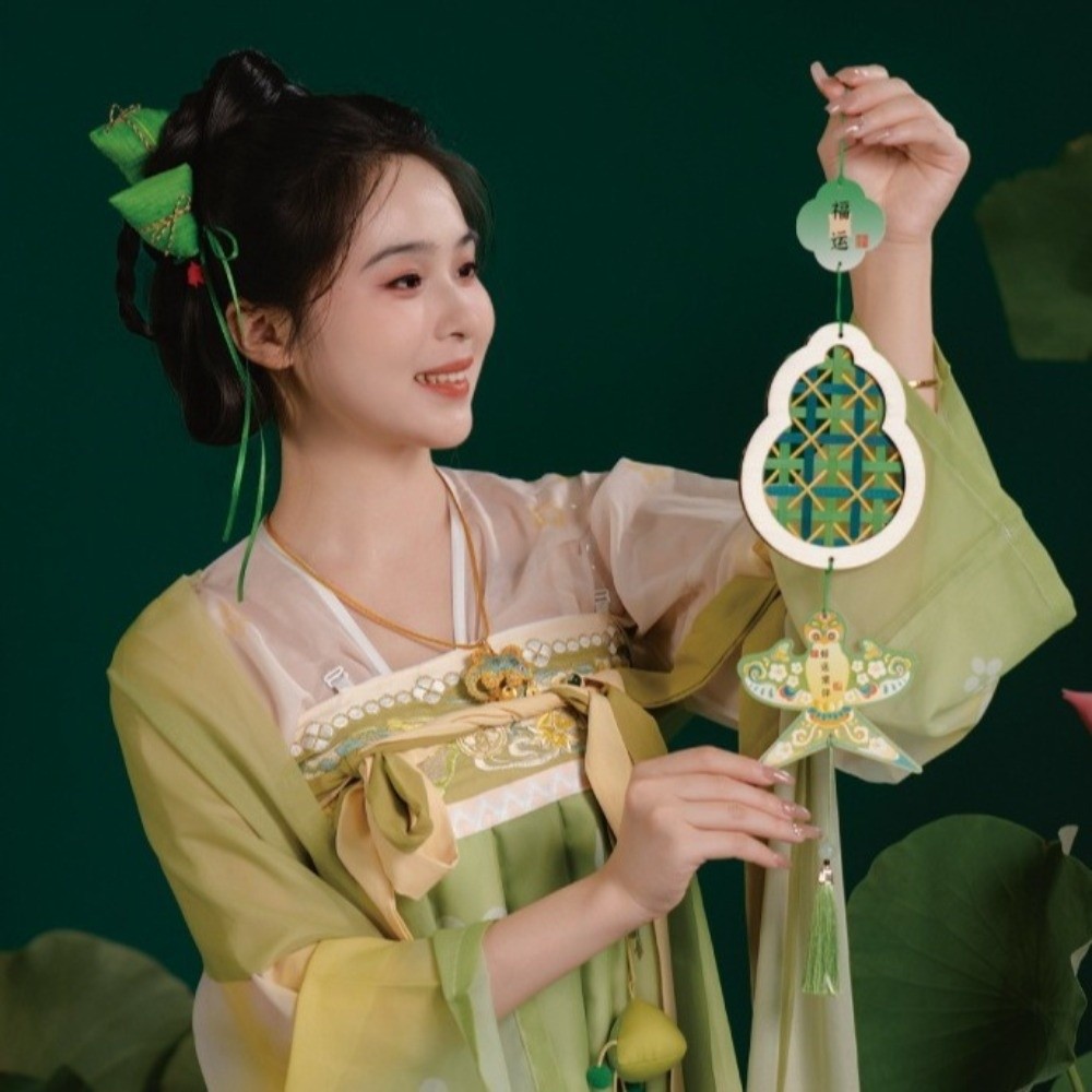 DIY Handmade Kit Chinese Style Mid Autumn Festival Pendants Weaving Butterfly/Koi Hanging Ornaments with Tassels Traditional Bamboo Woven Ornaments Window Sill Decor