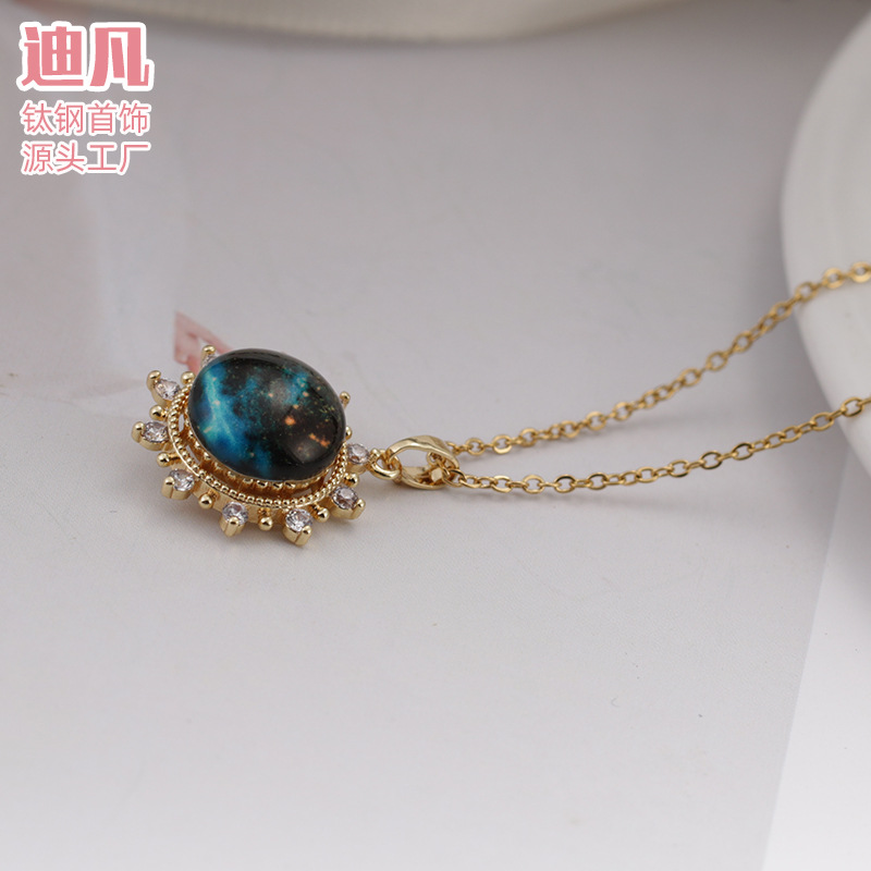 【New arrivals】Niche Light Luxury Steel Copper Pendant Necklace Clavicle Jewelry High-end Female Accessories Vast Sky All-match