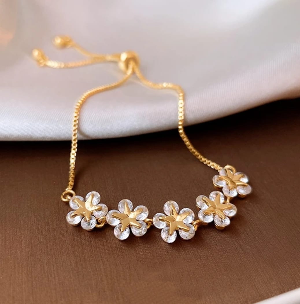 1Pcs Elegant Inlaid Rhinestone Korean Bracelet Fashion Gold Color Flower Charm Bracelet for Women Jewelry Accessories Party Gifts