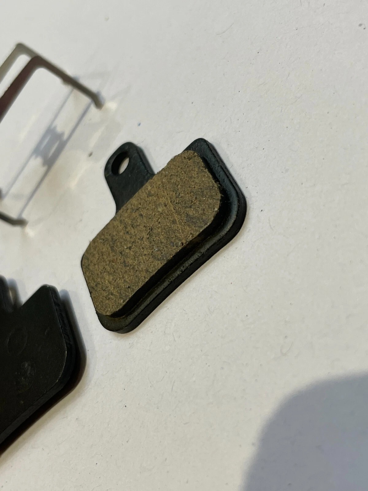 High Performance Semi-Metallic Bicycle Disc Brake Pads - Durable MTB Brake Pads Replacement