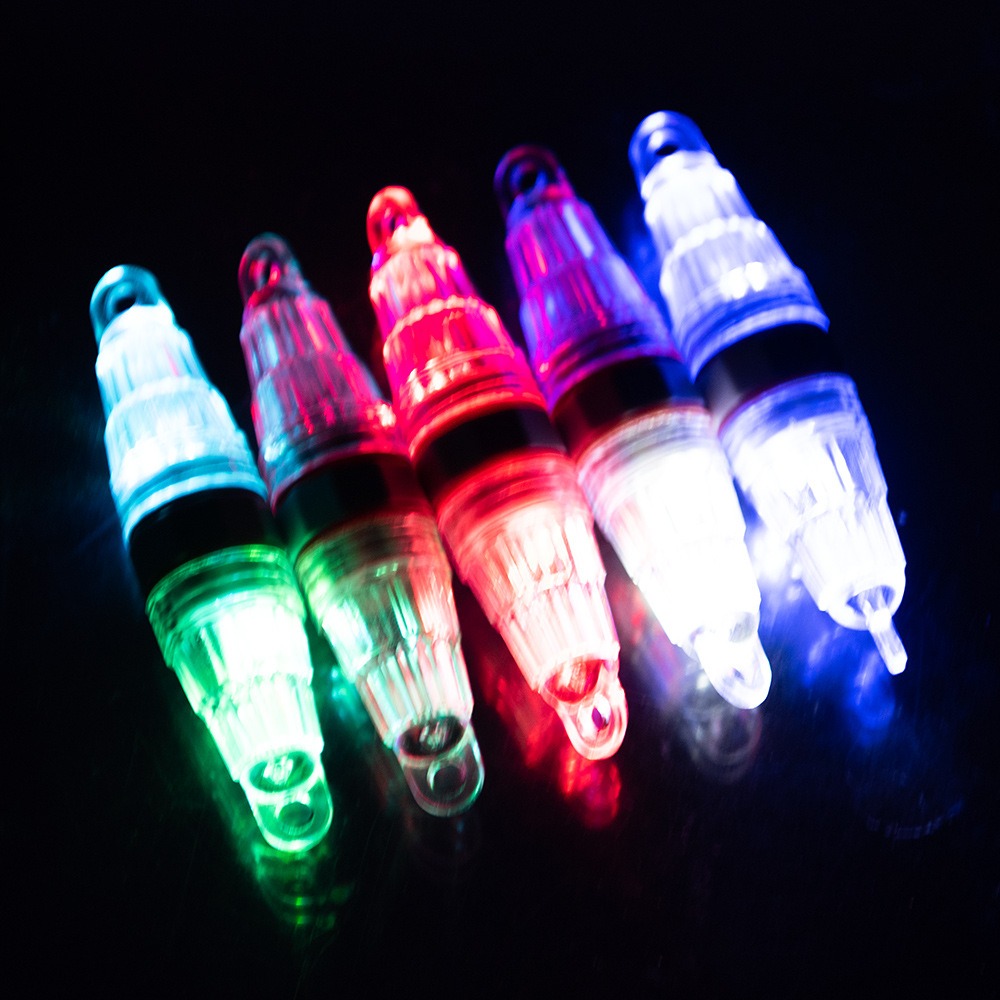 New Plastic LED Fish Lamp 4 Colors Luminous Bait Light Triple Anchor Hooks Fishhooks Lure Light
