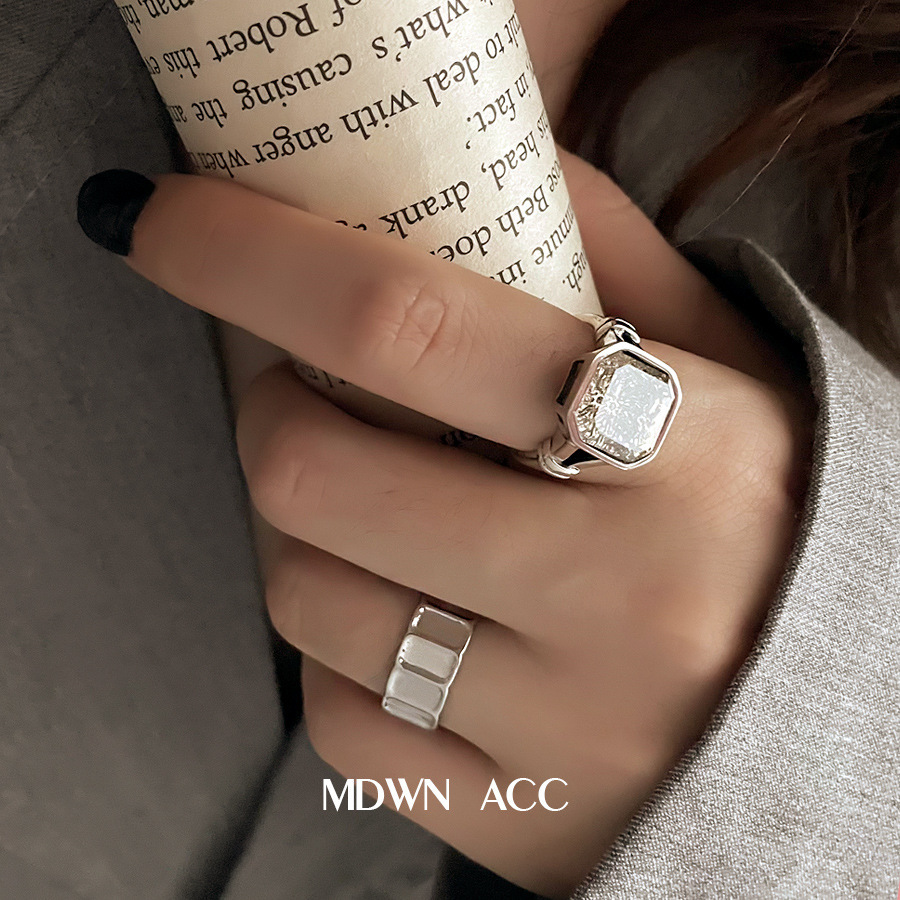 【Fresh designs】Japanese and Silver Ice Crystal White Tea Ring for Women Retro Fashion Micro-inlaid Zircon Geometric Finger Ring Tide