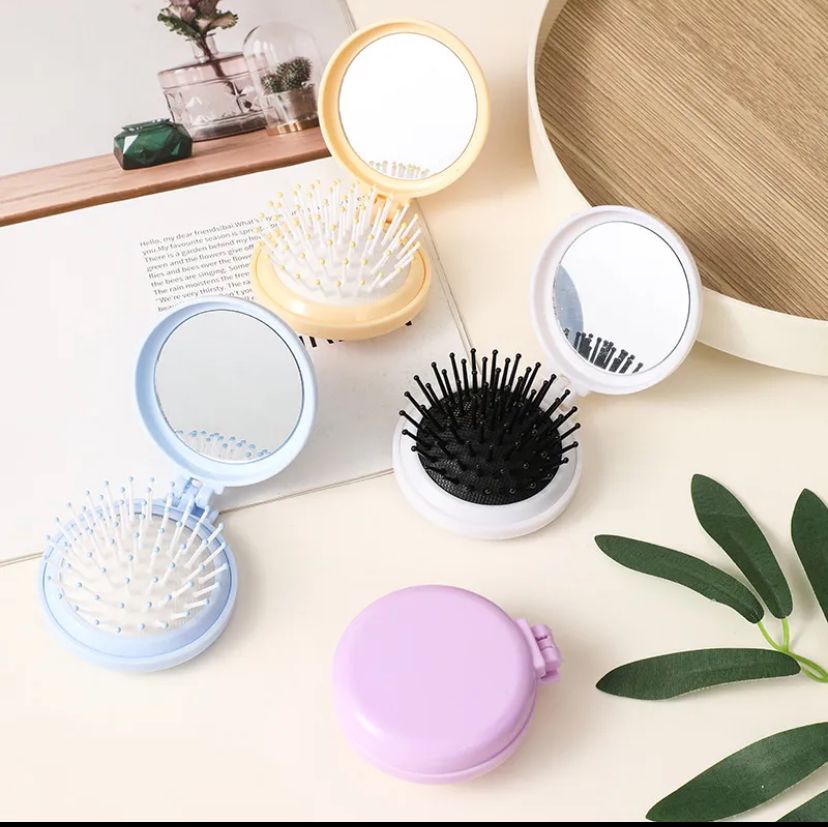 1 Pcs Cute Mini Portable Mirror Comb, Integrated Comb With Mirror Styles | Color May Vary