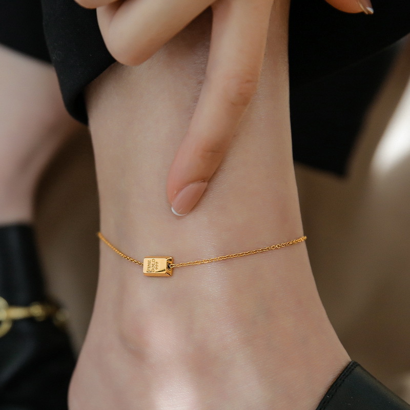 【Fashion-forward】Bright Hair New Rich Gold Strip Bracelet Plated with 18K Gold Foot Accessories Niche Light Luxury Foot Accessories