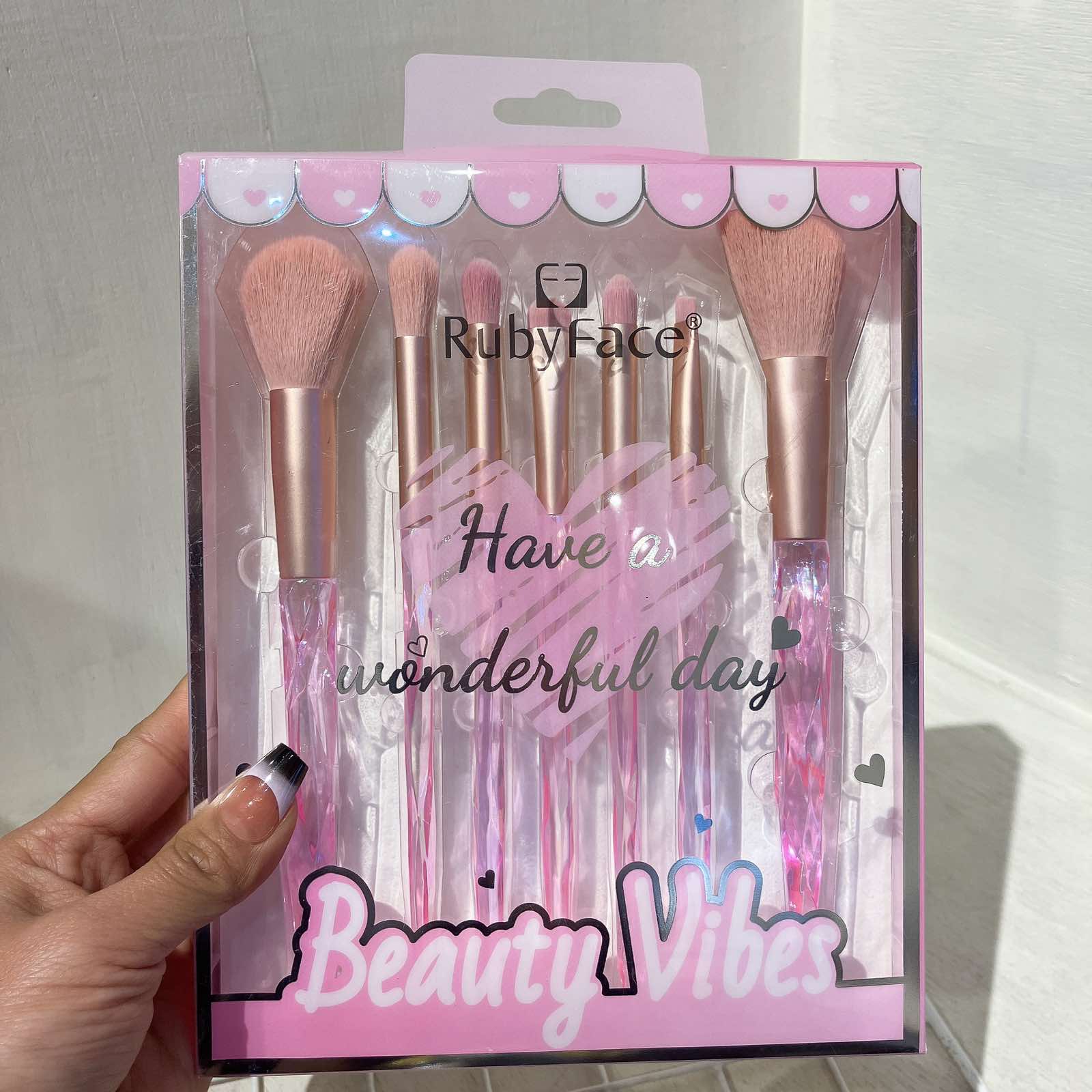 Masala Beads 7pcs Shiny Clear Crystal Handle Face Concealer Makeup Brush Set For Face Soft Colorful Brushes Loose Powder Eyeshadow Concealer Blush Applicator Make Up KIt Accessories Girls Gift