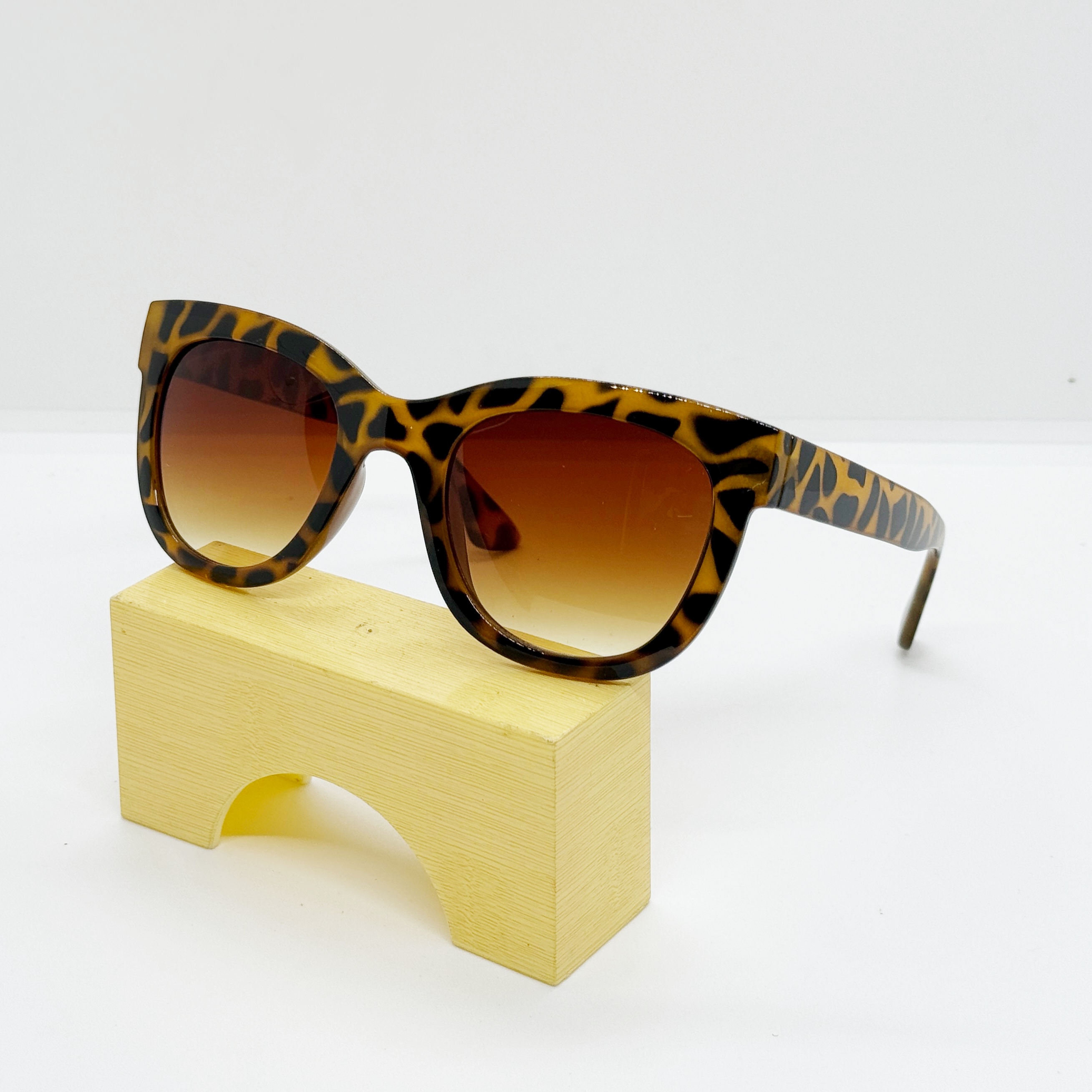 Light Brown Peter Dreamer Korean Trendy Square Sunglasses For Women | Casual Sunglasses For Women | Women's Fashion