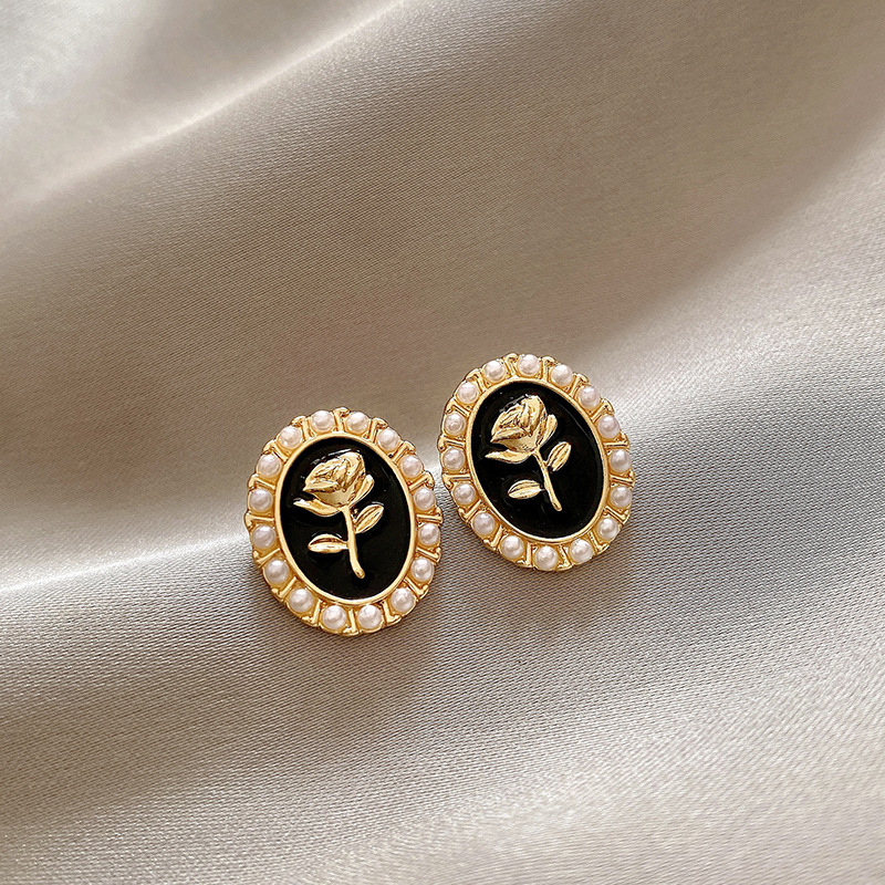 【Special offer】2024 New Oval Rose Flower Earrings Women's Retro Fashion Elegant High-end Black Ear Stud Earrings