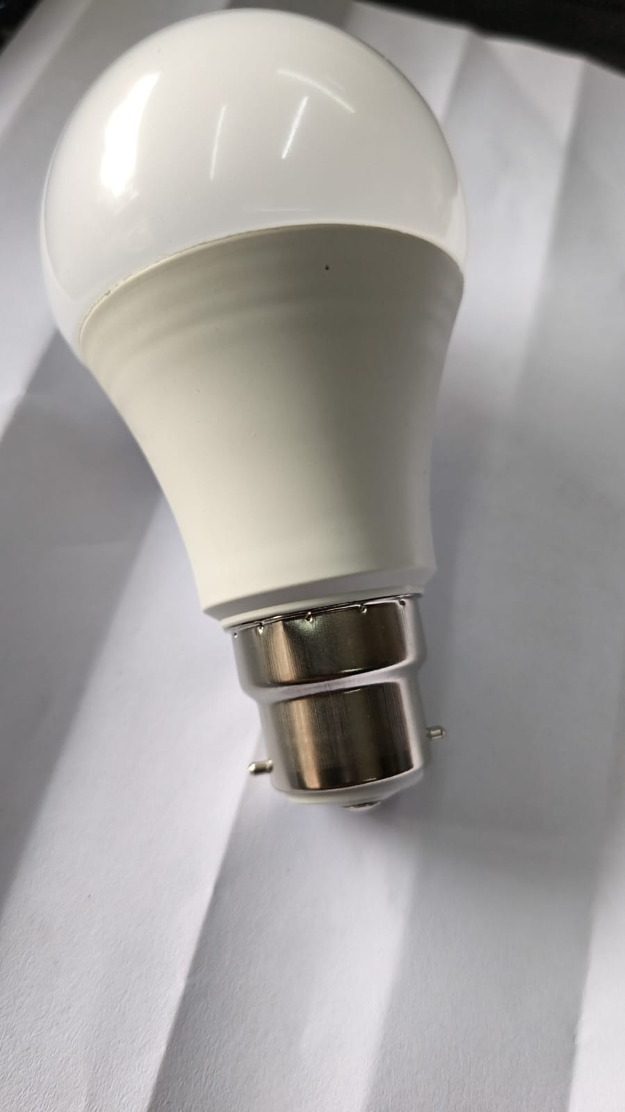 SMART MICROWAVE LED BULB SENSOR LED LIGHT BULB 9 WATT