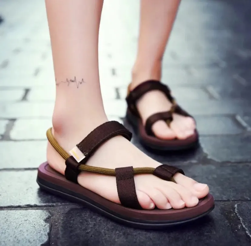Black Toe Loop Strappy Sandals For Women