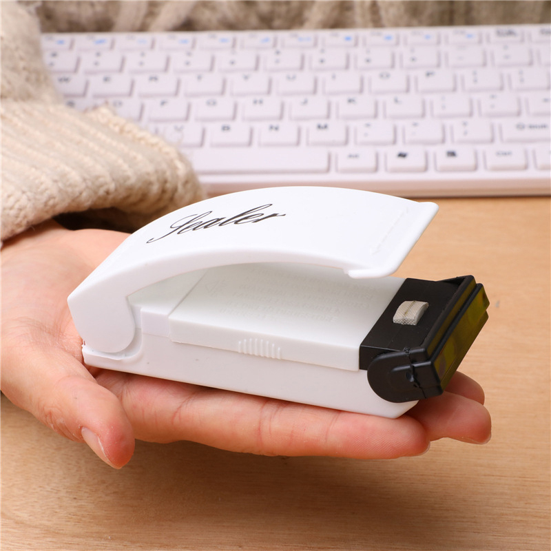 Electric Durable Practical Hand Press Plastic Bag Sealer Mini Sealing Bag Clips CF8