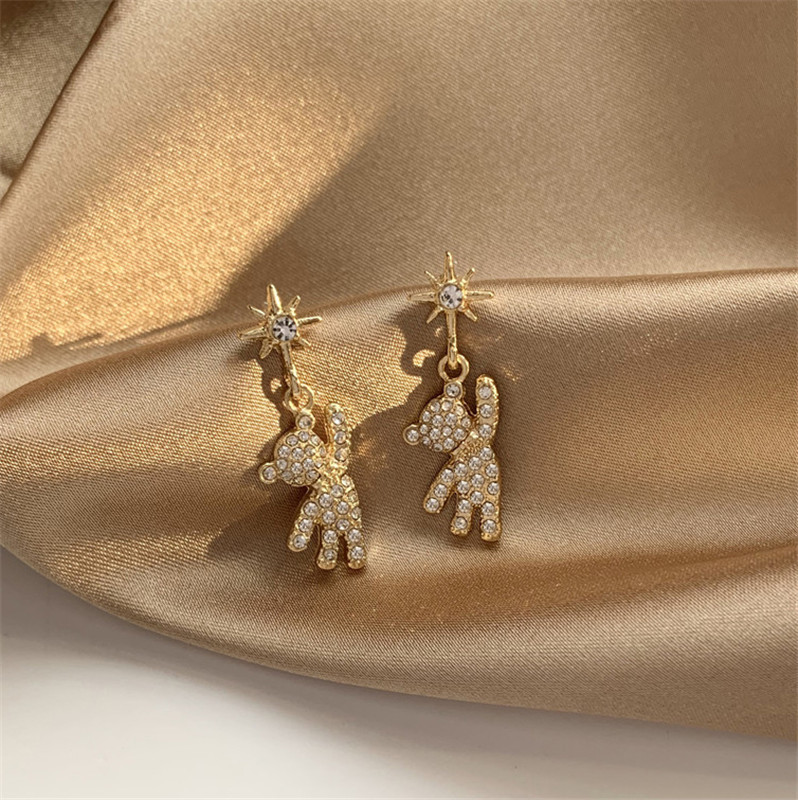 【Best Price Guaranteed】New Dongdaemun Cute Girl's Heart Full of Diamond Bear Earrings Women's Elegant Simple Small Star Ear Earrings for Women