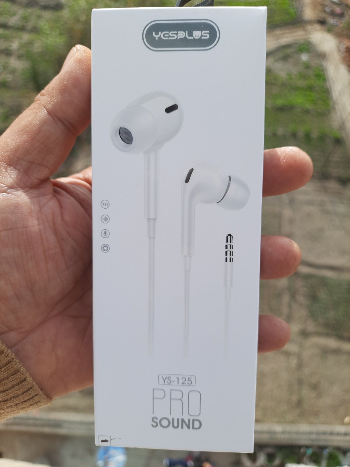 Yesplus YS-124 4D Affordable Sound Wired Earphones Headphones With Mic