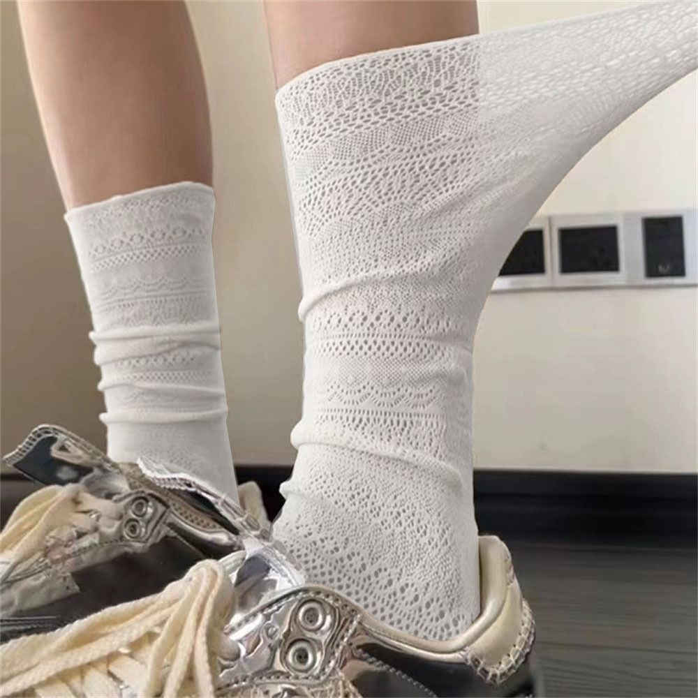 Sweet Mesh Hollowed Out White Pile Socks Thin Transparent Lace Socks Silk Retro Flower Crew Socks Women Ladies