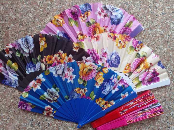 Chinese Handheld Folding Fan with Flower Pattern (Pack of 1)