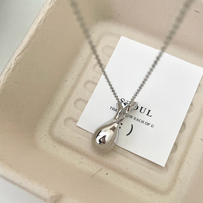 【Trendy designs】Niche Elegant Light Luxury Chanel Style Bow Chain Women's Fashion Simple Pearl Necklace