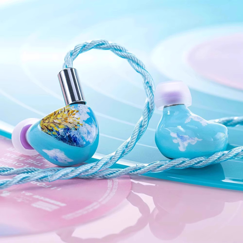 QOA Cloud Realm, Vibe 1 Circle 1, 2-way planar two-way in-ear, over-ear hi-fi full-wall headphones, artistic hand-drawn design