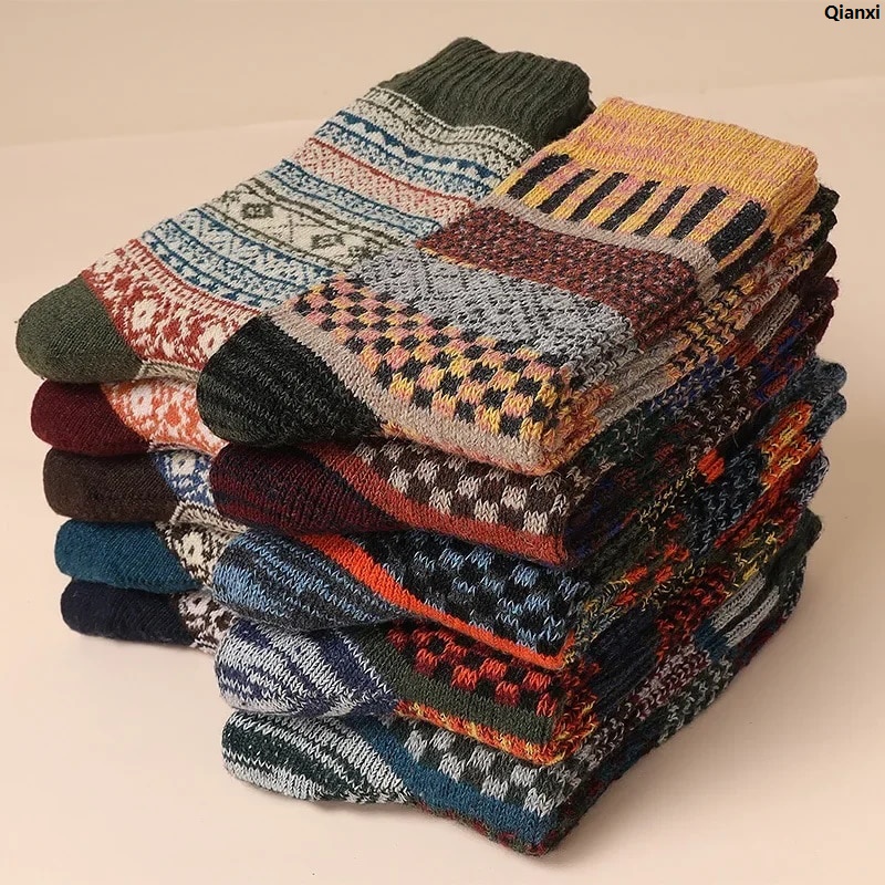 Portable Winter Snow Boots Men's Fashion Colorful Style Thickened Men's 5 New Specials Pair Cotton Socks Warm Men's Retro Socks and Autumn Warmth