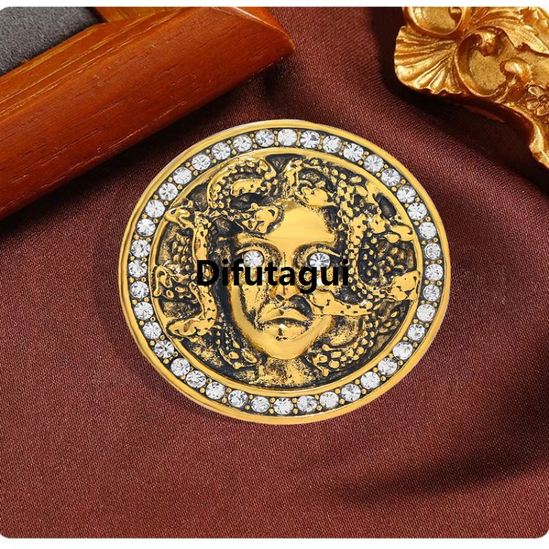 Difutagui Vintage Brooch Greek Medusa Shape Diamonds Luxury New style Head Brooch Coat Clothing Accessories Fine Pin
