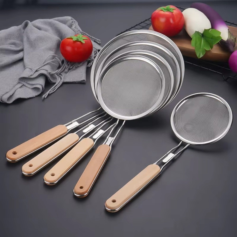 Durable Wooden Handle Stainless Steel Strainer Fine Mesh Easy To Clean Flour Filter Fine Mesh Strainer