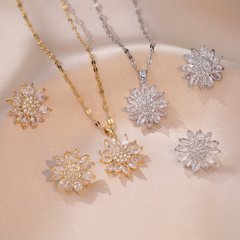 【Quality certifications】Necklace Women Sunflower Zircon Flower Niche Light Luxury New Pendant Elegant suit Steel