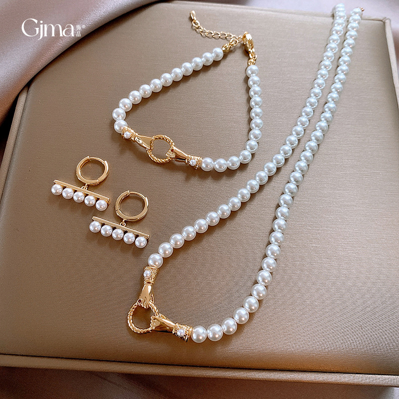designs】Real Gold Plated Round Palm Pearl Bracelet Simple Fashion Bracelet French Retro High-end Jewelry for
