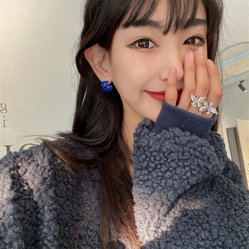 【Good sharing!】Klein Blue Earrings 2022 New Spring Ear Ring Niche Design Sense Earrings Women's Elegant Trendy Earrings
