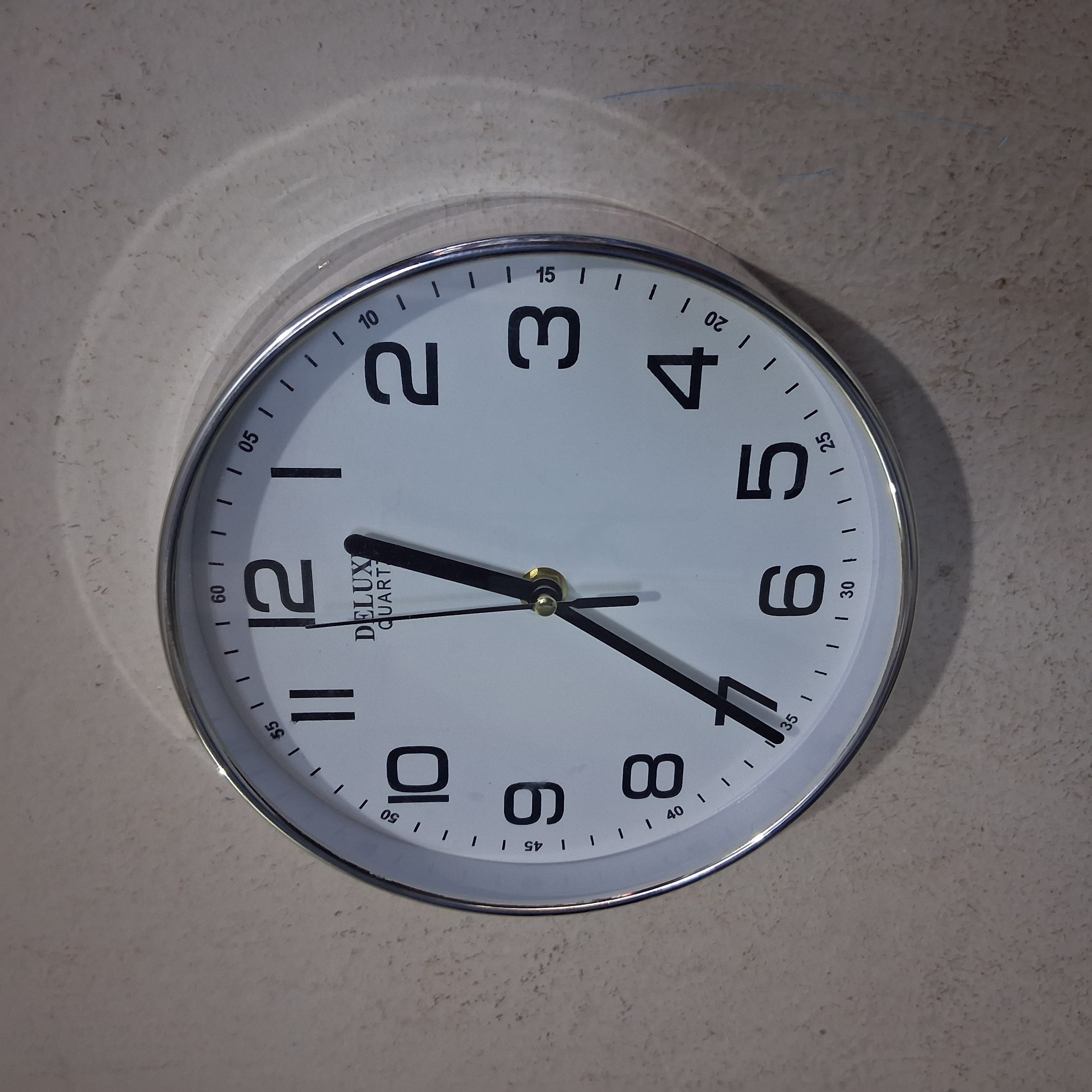 Small Size ( 20*20Cm ) Wall Clock Round Shape Numbering Dial Silver Color Frame Best Home Decor Wall Clock Sold By Watch House