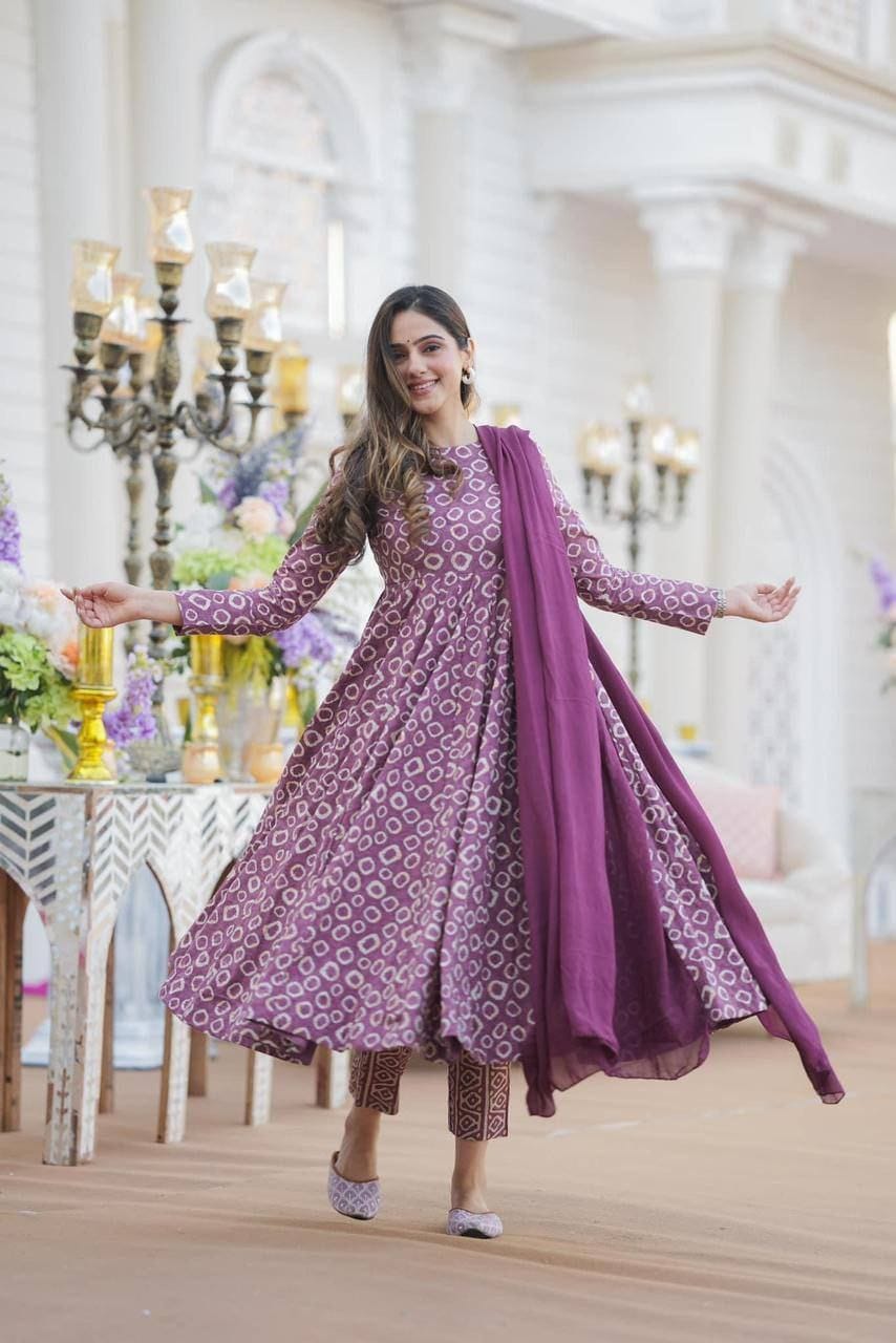 Plum Muslin Suit : Elegant Georgette Ensemble with Beautiful Print By Sapnaaz Fashion