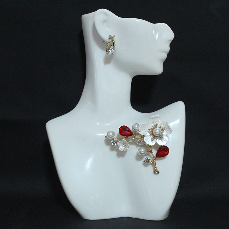 Fashionable shell material plum blossom brooch
