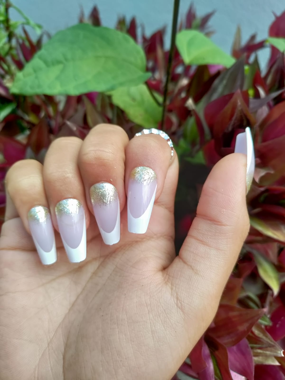 24Pcs Yellow with white border Fake Nails with Glue DIY Art Design Elegant False Nails Wearable Nails Stylish Pattern Artificial Nails New 2024