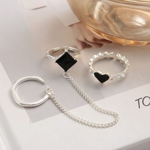 Trendy Fashionable Silver Color Adjustable Heart Chain Ring for Women & Girls - Simple Stylish Open Finger Ring with Linked Heart Design, Minimal Party Jewelry & Cute Gift for Women