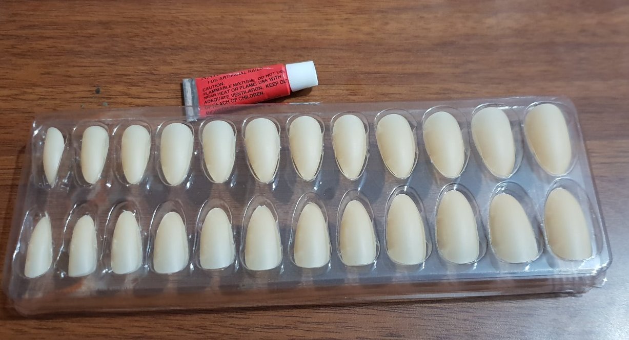 24 Pieces Re-Useable Fake Nails - Plain Artificial Nails For Nail Lovers