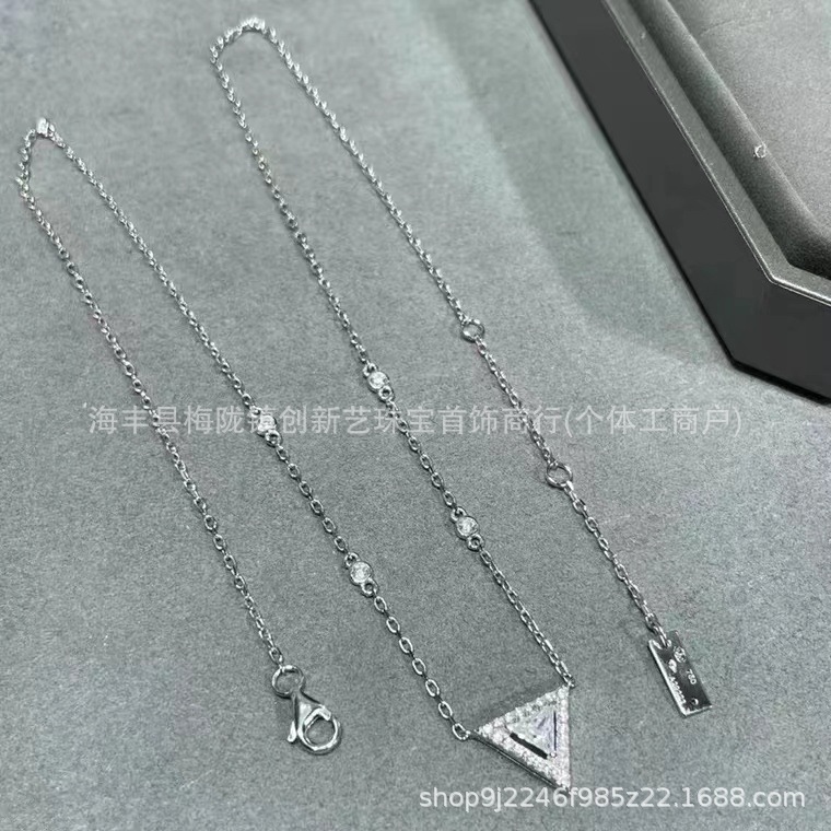 【Top Picks】High Version Mesica Triangle Diamond Necklace Women's New Inlaid Diamond Sliding Pendant Meijia Smart Rolling Clavicle Chain