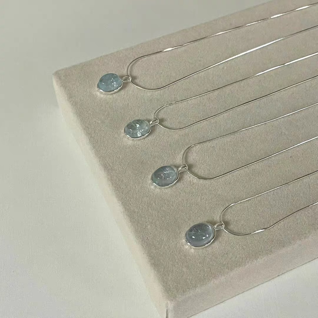 【New arrivals】Natural Aquamarine Moonstone Necklace Women's Fashion Temperament High-end Niche All-match Oval Clavicle