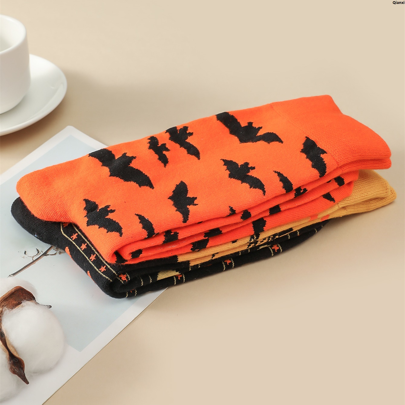 QianxiProfesional Gift socks fashion autumn winter socks cartoon socks halloween 2 pairs ladies men's bat scarecrow jacquard crew neck fashion unisex