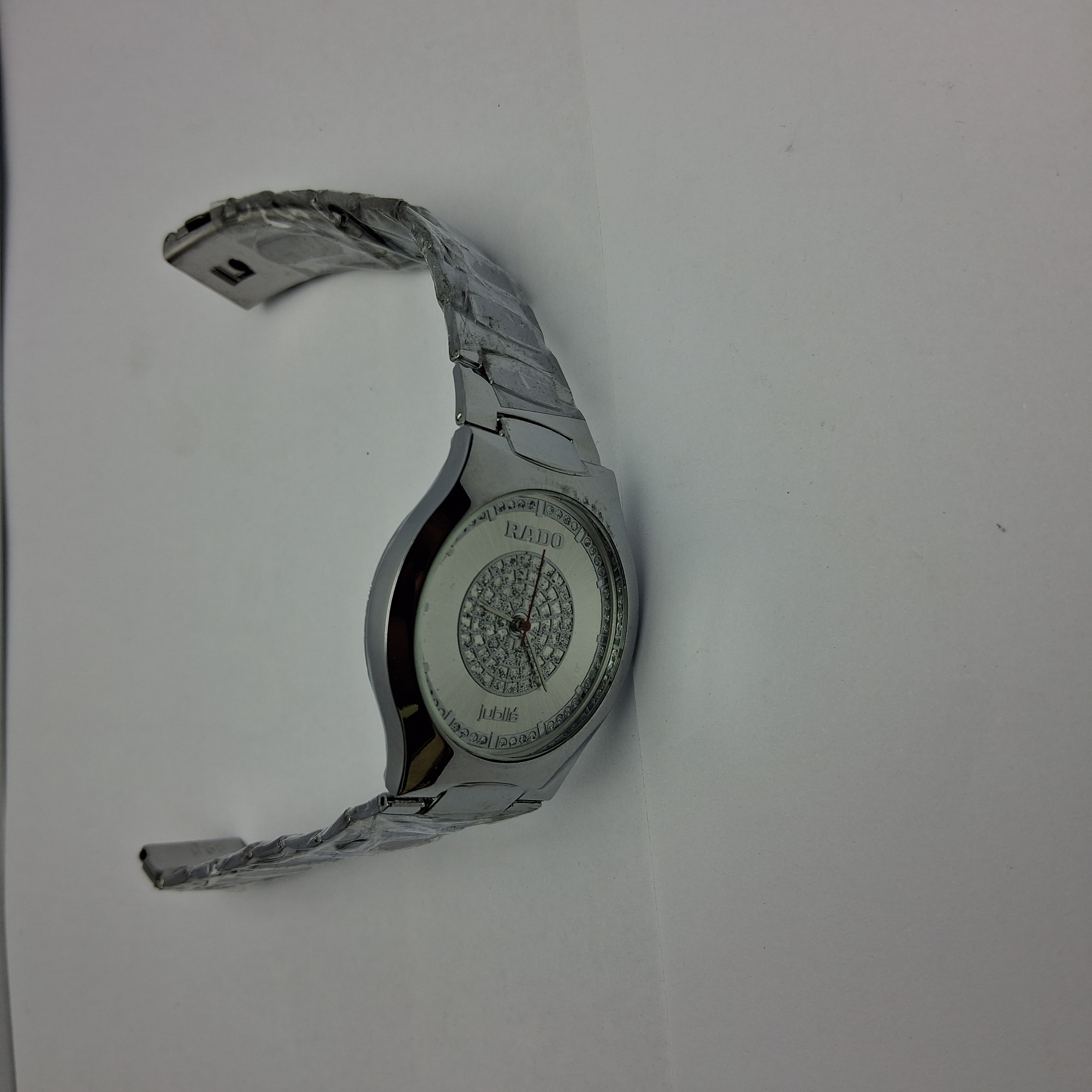 White Dial Round Shape Stainless Steels Casual Watch For Women