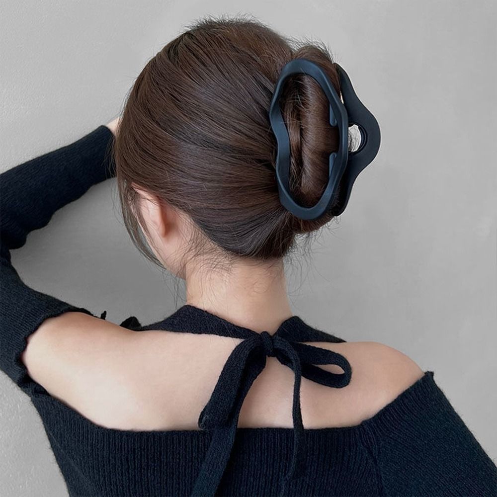 Sweet Cute Hollow out Shark Clip Geometric Shape Female Hair Accessories Headwear Wave Line Hair Clip Plastic Hair Claw