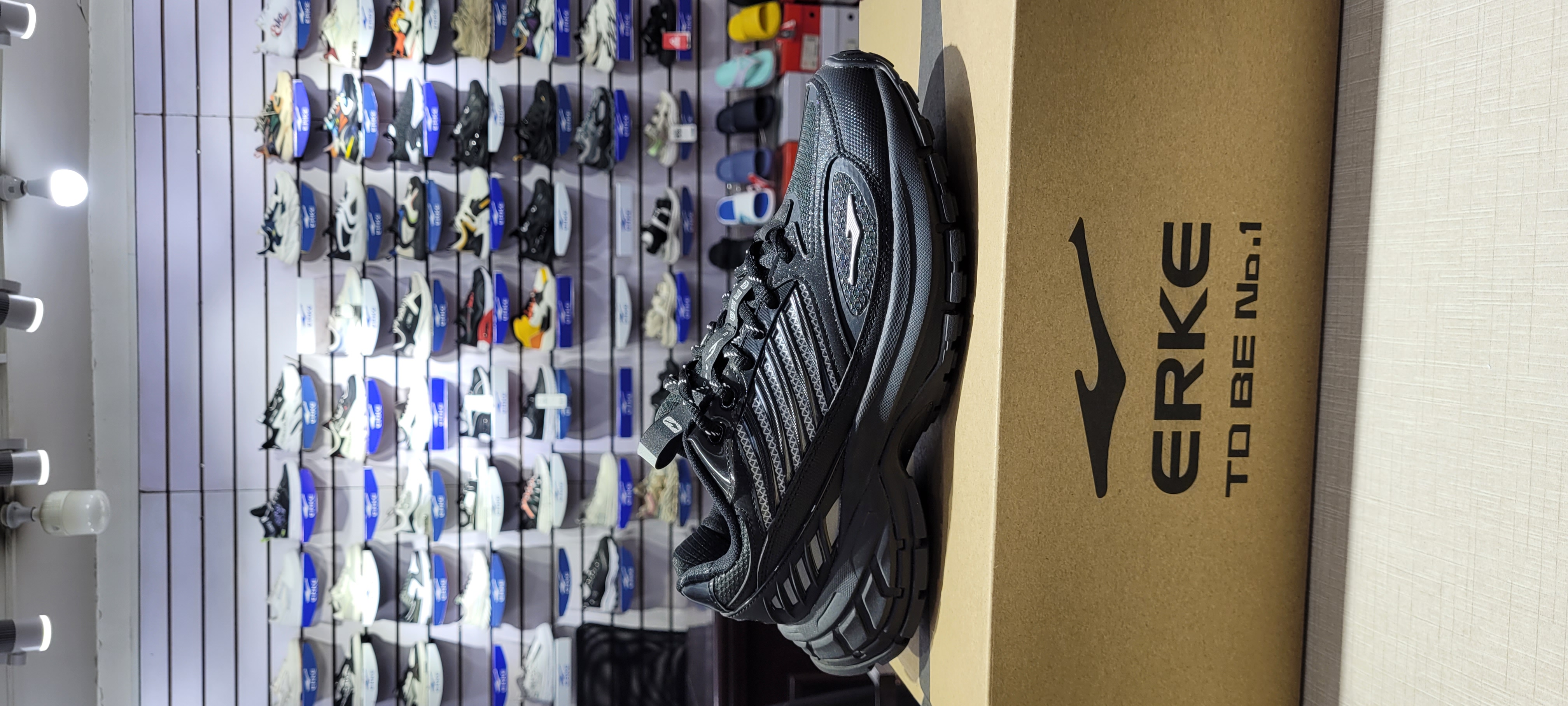 Erke Trekking Shoes Black for Women 12124102062-007