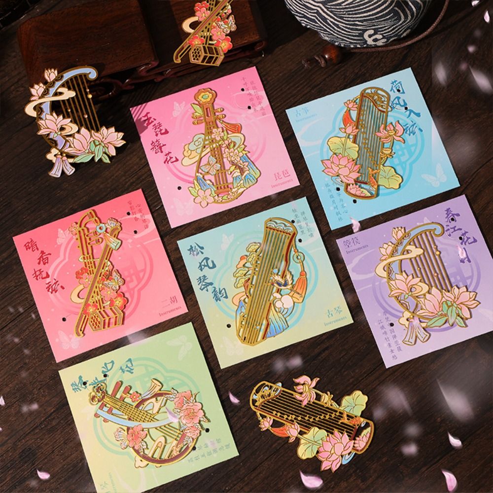 Fashion Cute Floral Metal Bookmarks Portable Students Reading Tool Hollow Hot Stamping Bookmark Long Tassel Bookmarks for Book Clubs&Book Lovers