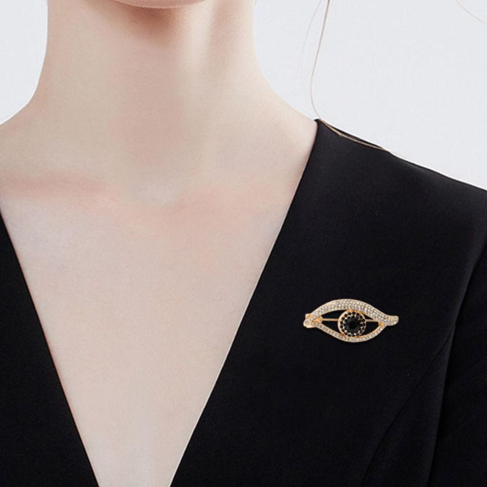 Mini Decoration Eye Brooch Pin Hollow Out Vintage Badge Pin Pendant Eye Brooches Decoration