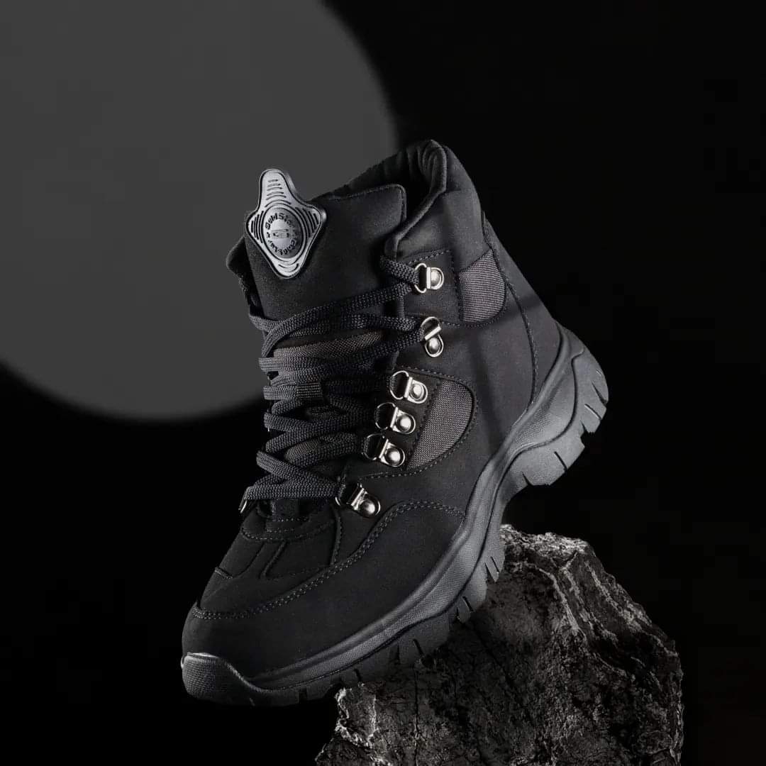 Goldstar G10 G2006 Black Lace-Up Trekking Shoes For Men
