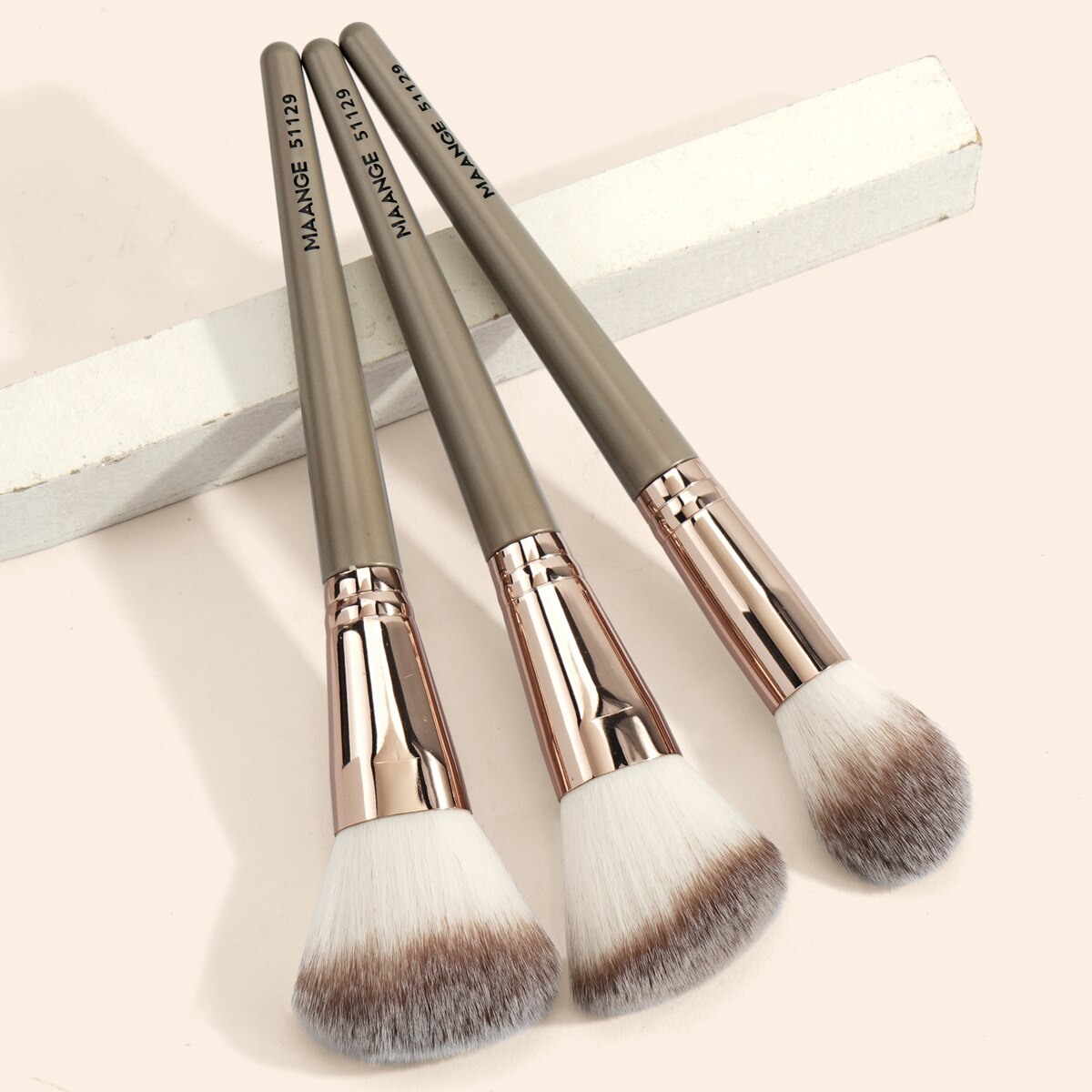 New Maange 3 Piece Foundation Makeup Brush Professional Concealer Blush Bronzer Brush Kits Beauty Tools Women Fluffy Soft Bristle IndulgeI