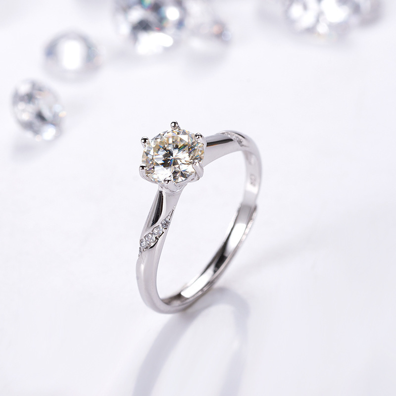 【Hottest Trends】Classic Mosan Diamond Six-Claw Ring Women's 50 Points Diamond Ring Instagram Fashion Personality One Piece